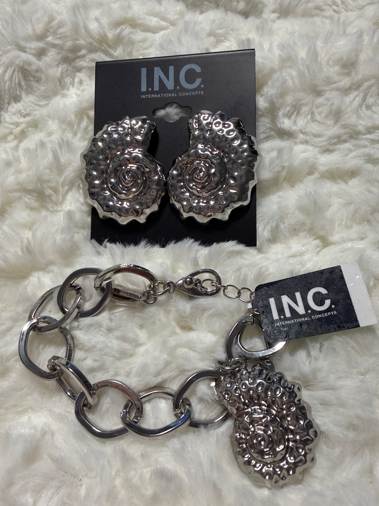 Inc International Concepts Silver Spiral Shell Charm Bracelet And Earrings Set